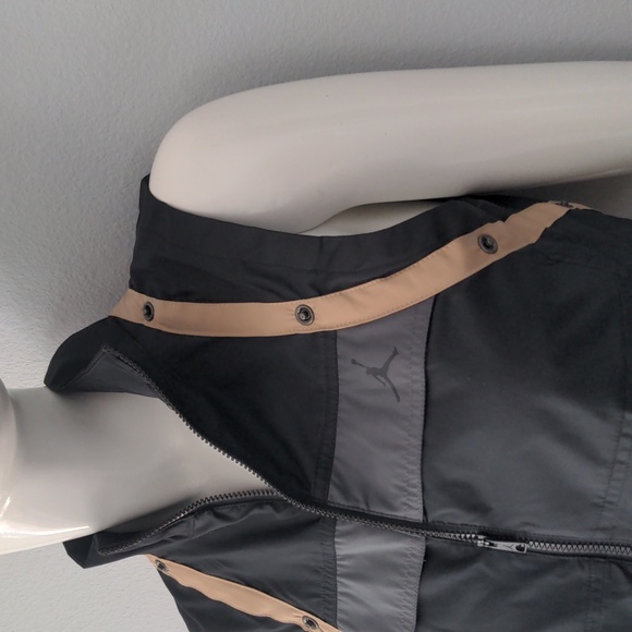 Nike Flight Capsule Utility Jumpsuit with removable sleeves - Picture 4 of 5